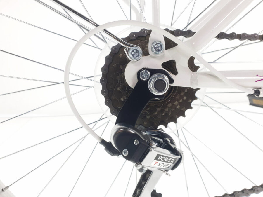 Detaliu schimbător bicicletă cu 7 viteze