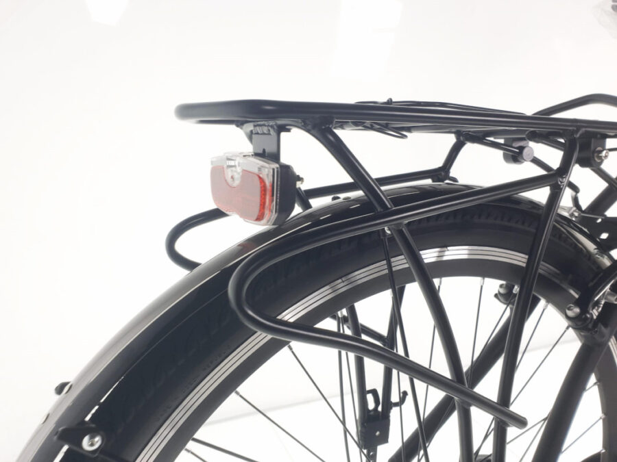 Roată și portbagaj bicicletă cu lumina spate.