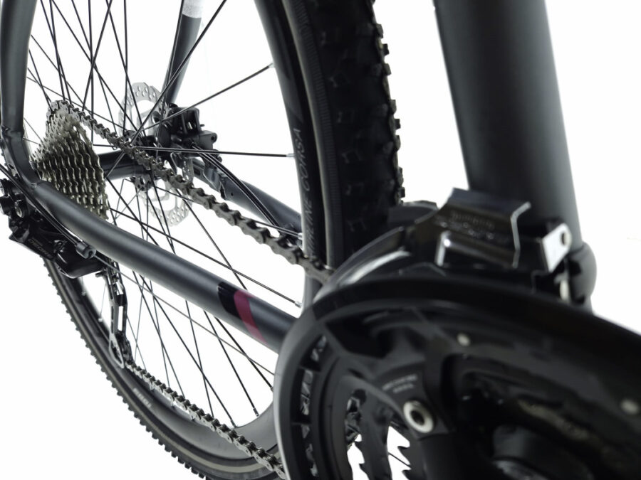 Detaliu lanț și schimbător bicicletă modernă