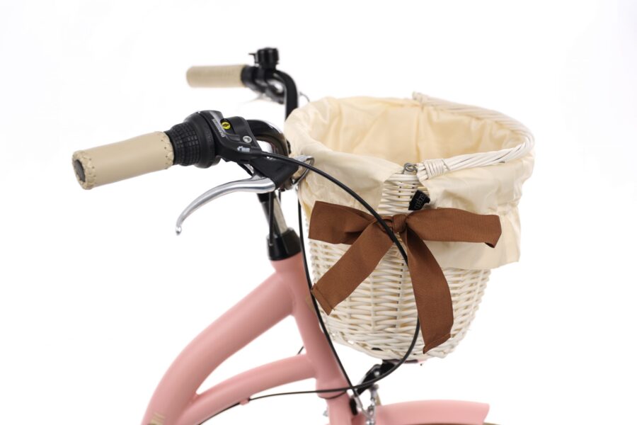 Cos împletit pe bicicletă roz