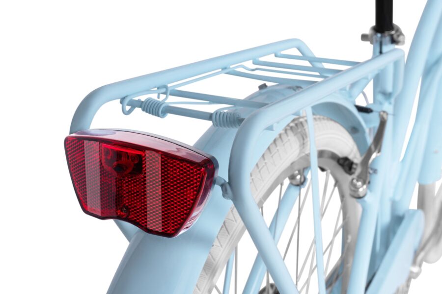 Iluminare spate pentru bicicletă de culoare albastră.