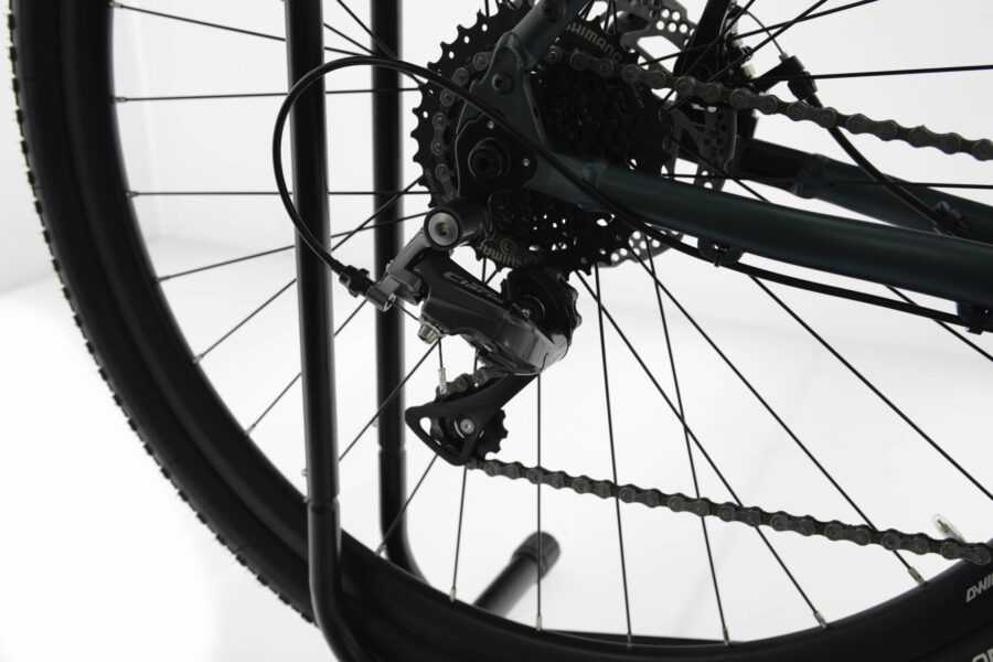 Deraior spate bicicletă cu lanț și roți