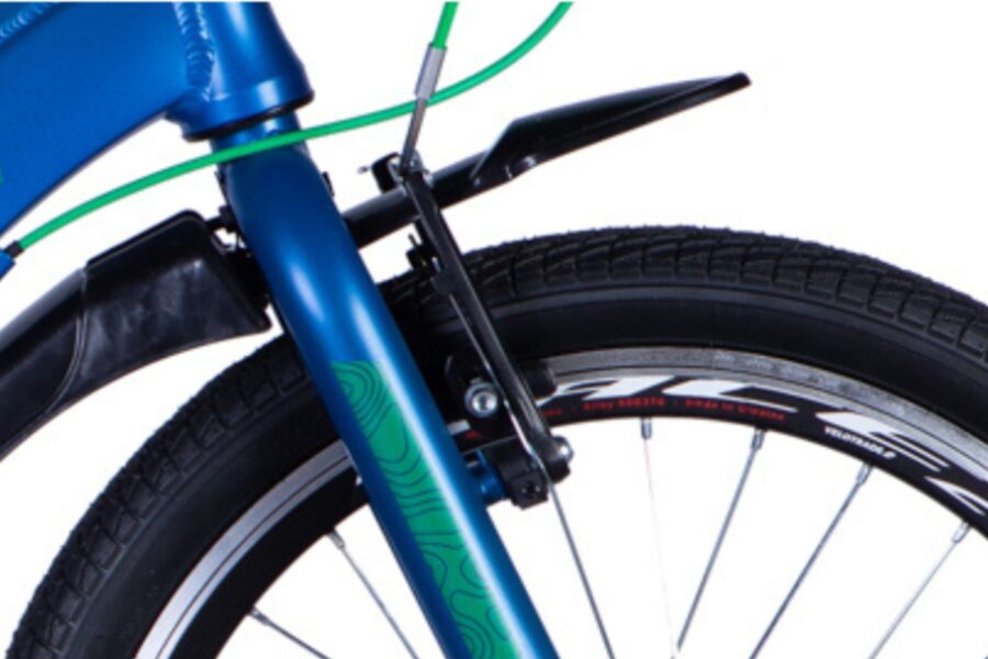 Roată albastră a bicicletei cu frână pe furcă.