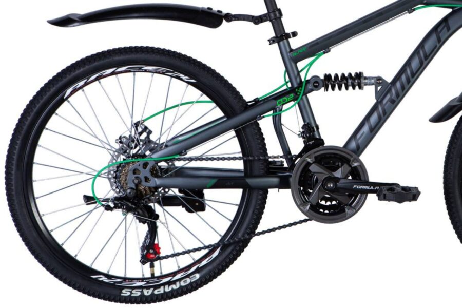 Bicicletă mountain bike cu detalii tehnice relevante.