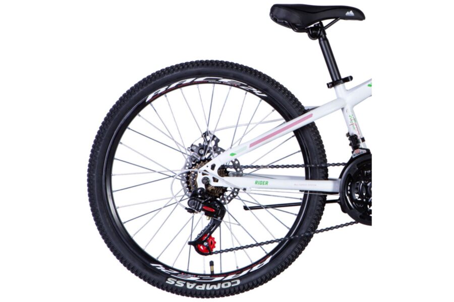 Bicicletă albă cu roți și transmisie multiplu.