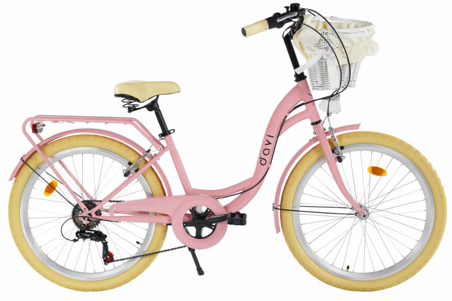 Bicicletă roz cu coș alb decorativ.