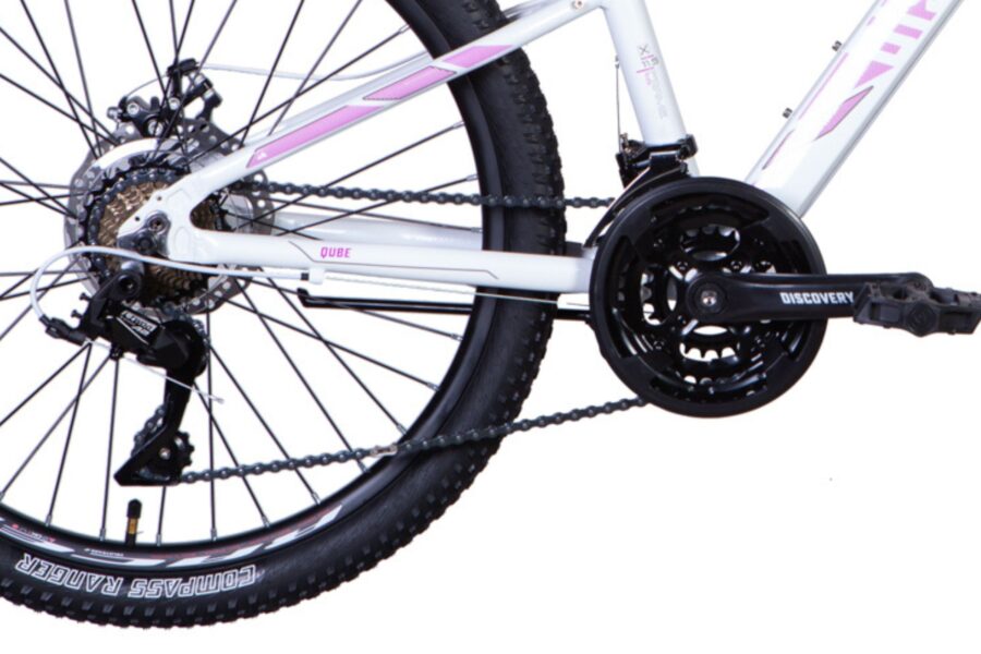 Detaliu al unei biciclete pentru mountain biking.