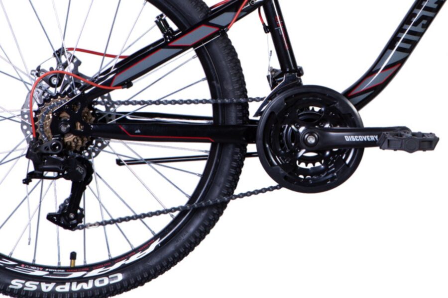 Detaliu bicicletă cu transmisie și roți