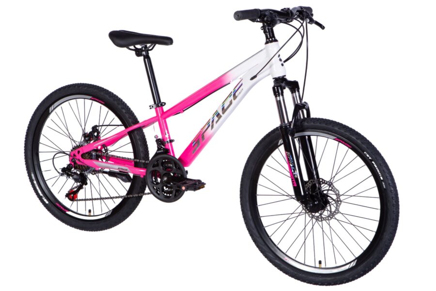 Bicicletă montană roz și albă pe fundal alb