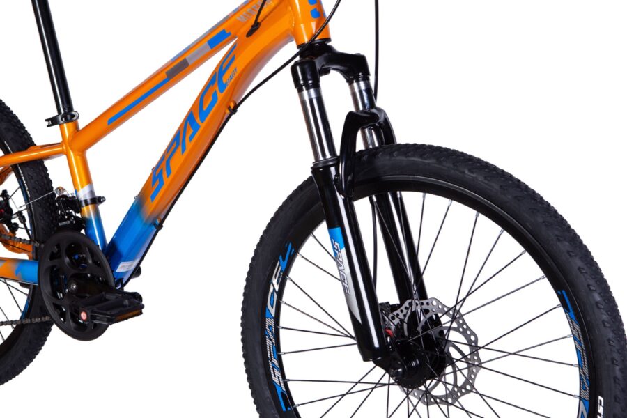 Bicicletă mountain bike cu cadru portocalie