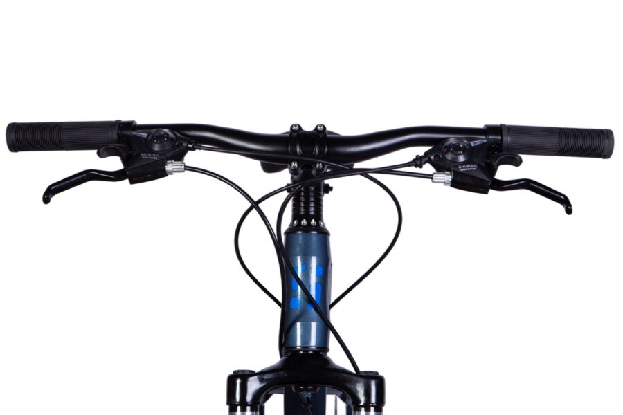 Mânerele unei biciclete montane cu frâne