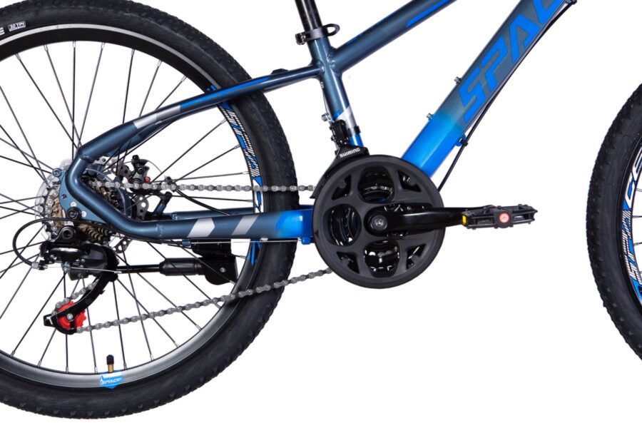 Detaliu bicicletă montană, sistem de antrenare.