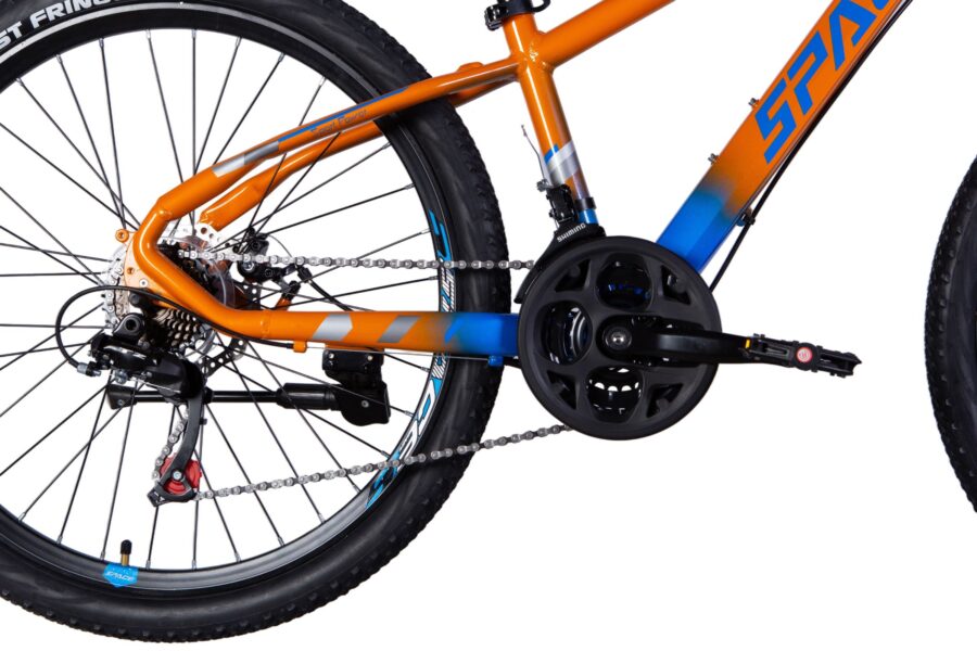 Bicicletă mountain bike cu cadru portocaliu