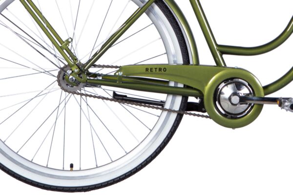 Cadru bicicletă retro verde cu lanț și roată.