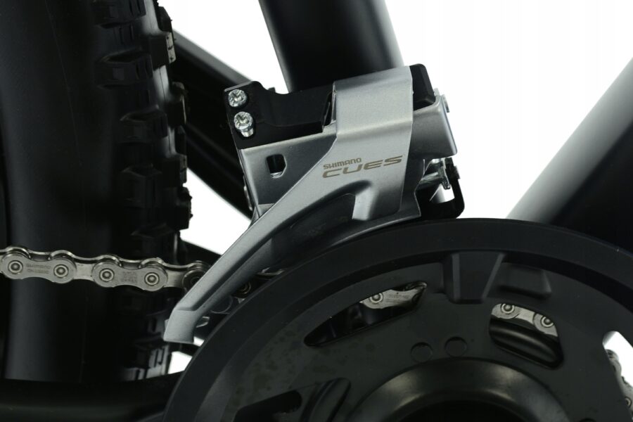 Schimbător Shimano CUES pe bicicletă.