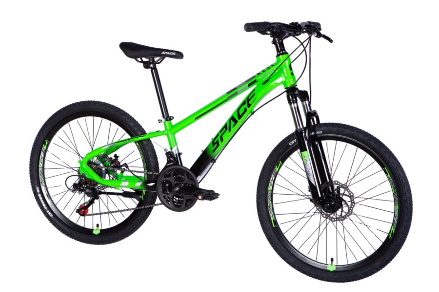 Bicicletă montană verde și neagră, modernă.