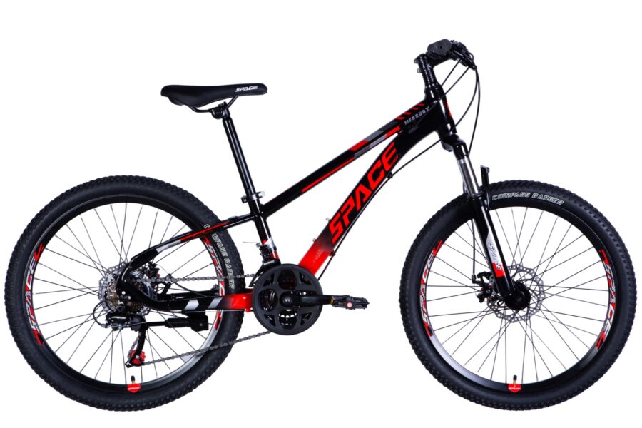 Bicicletă roșie și neagră de mountain bike.