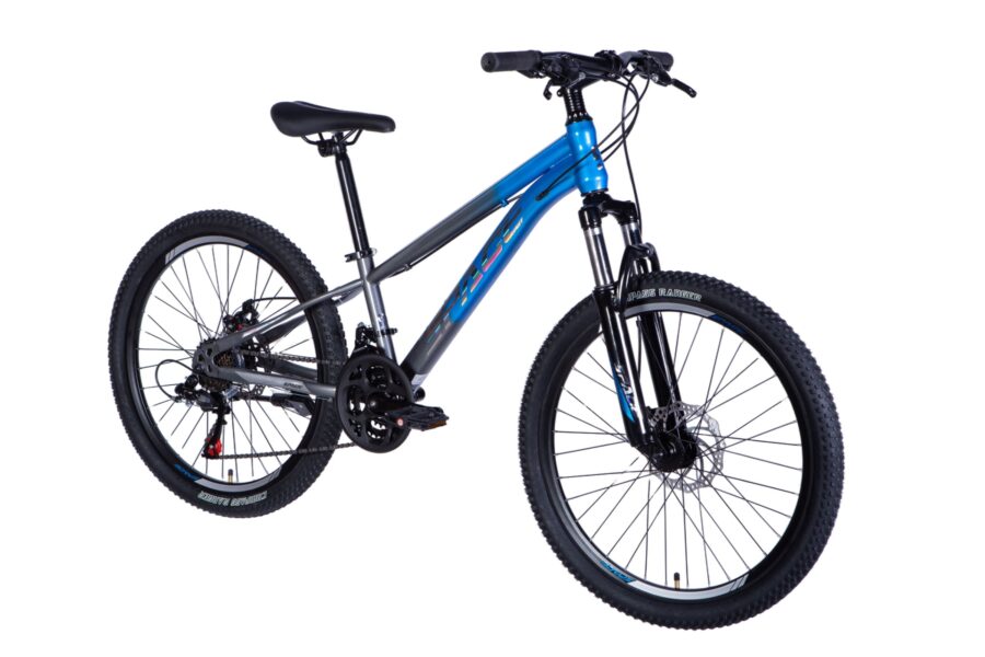 Bicicletă montană albastră cu cadru argintiu.