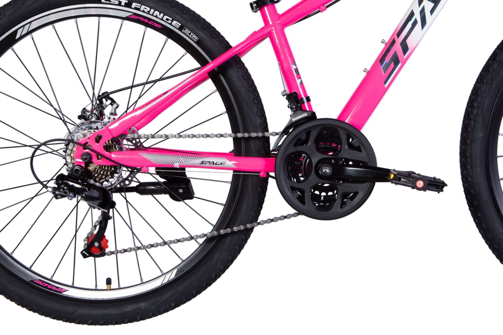 Bicicletă roz cu angrenaj și lanț vizibile.