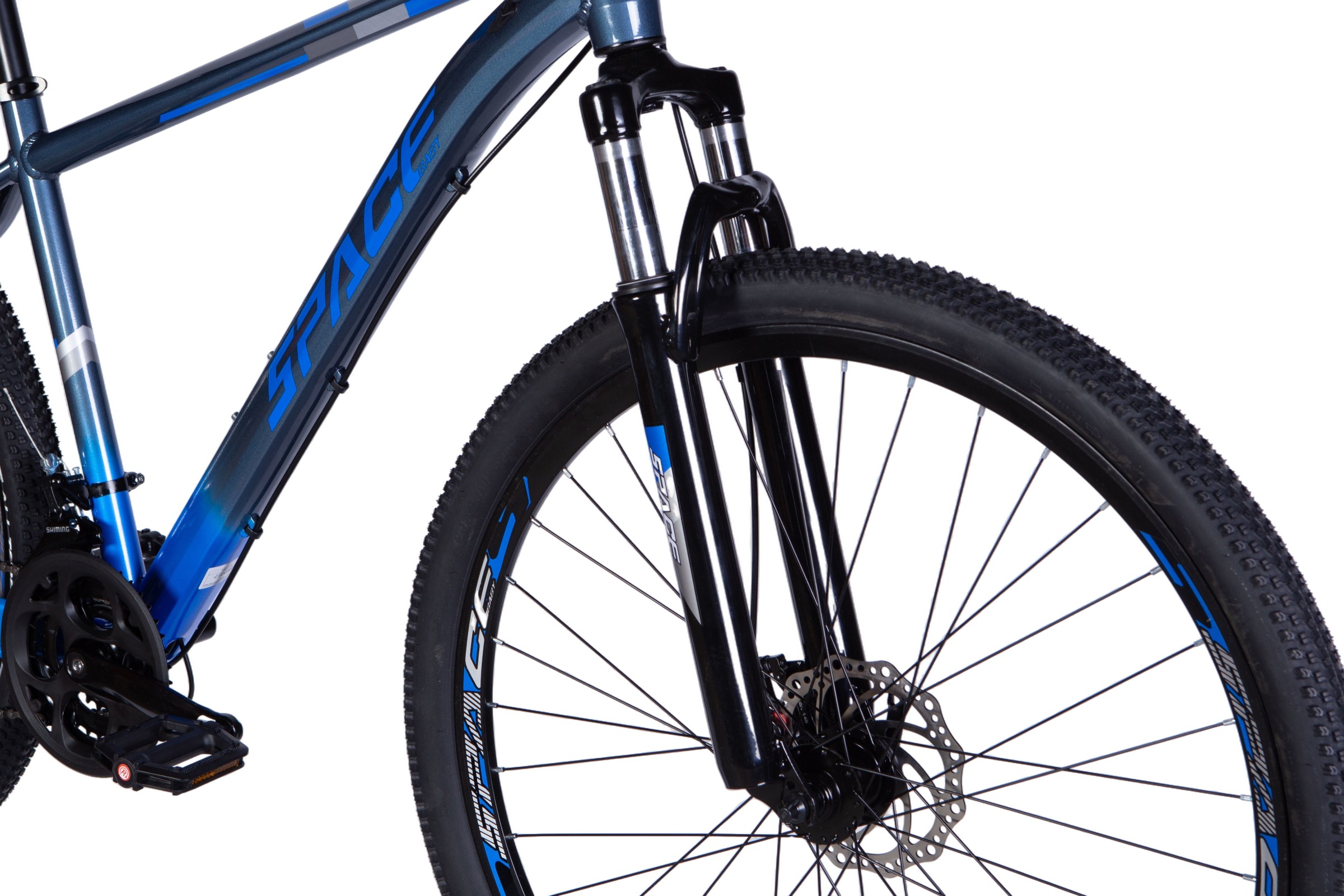 Bicicletă montană albastră cu cadru metalic și disc