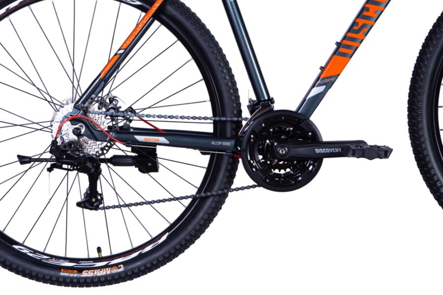 Bicicletă modernă cu transmisie de precizie.