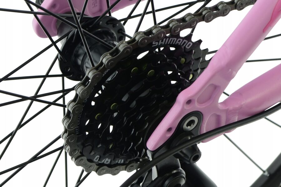 Set de pinioane pentru bicicletă Shimano roz.