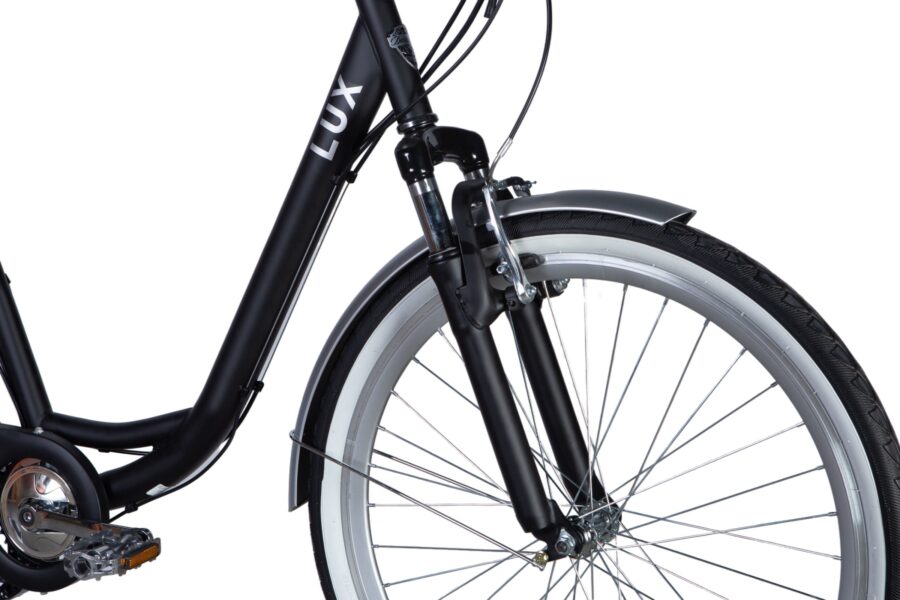 Detaliu despre bicicleta LUX, roti si furca.