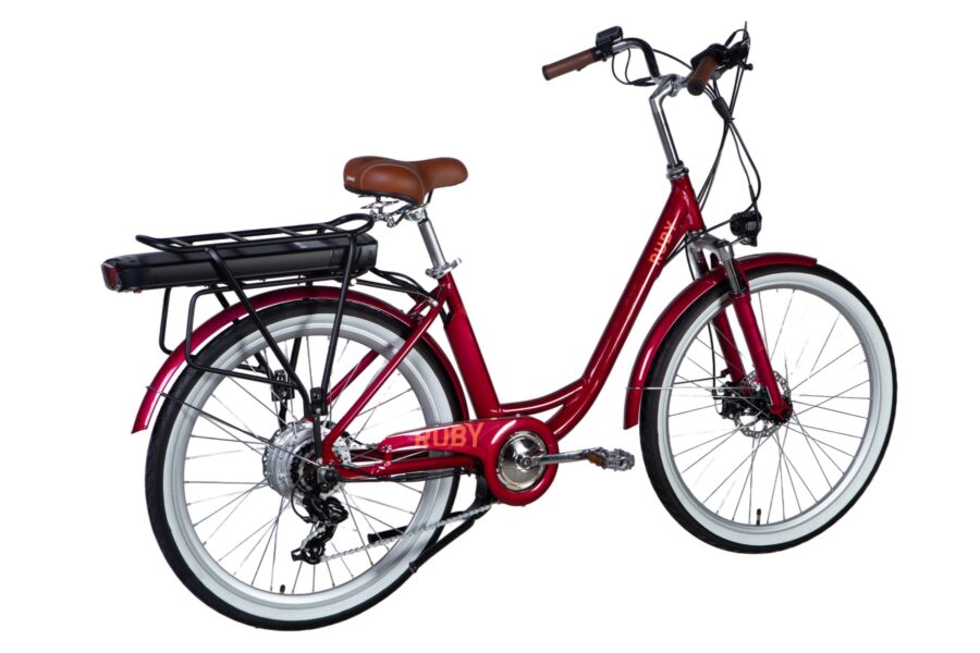 Bicicletă electrică roșie cu suport pentru bagaje