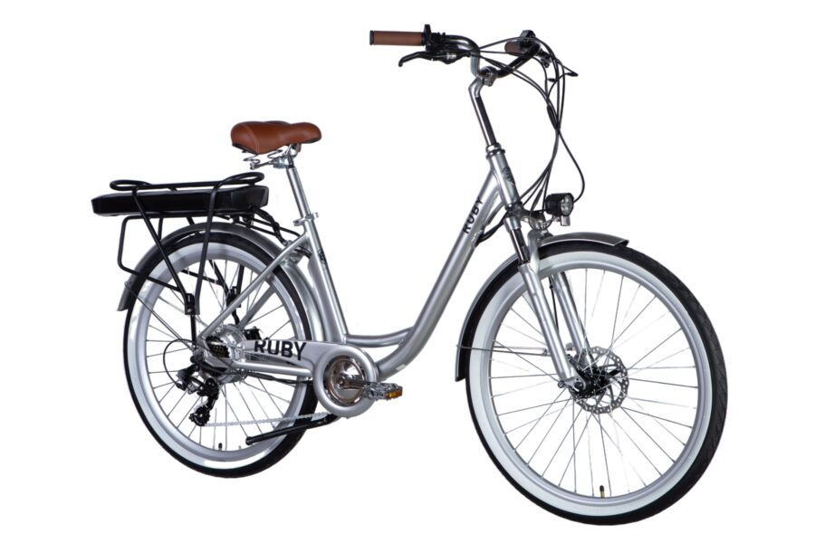 Bicicletă electrică Ruby cu cadru argintiu.