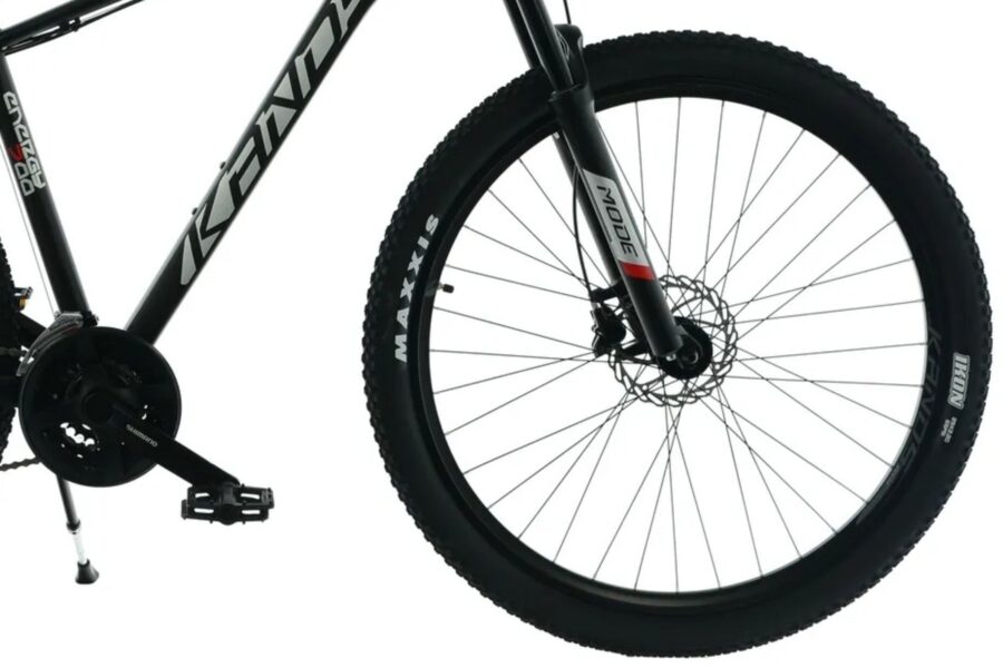 Bicicletă mountain bike cu roată și cadru negru