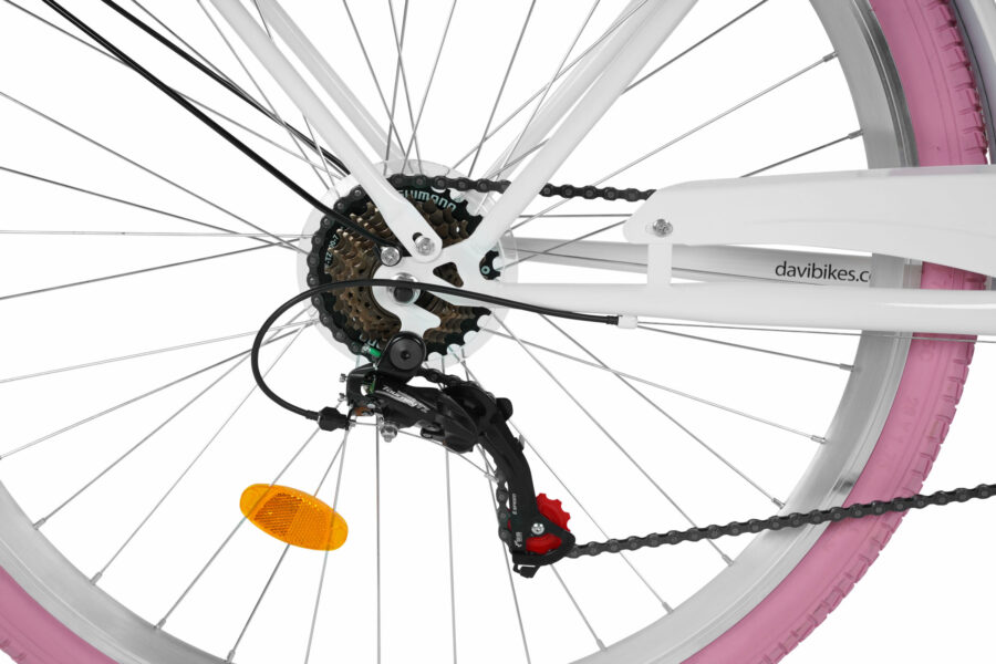 Detaliu sistem transmisie bicicletă albă