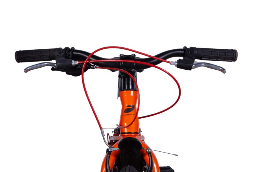 Mânerele unei biciclete portocalii cu frâne.