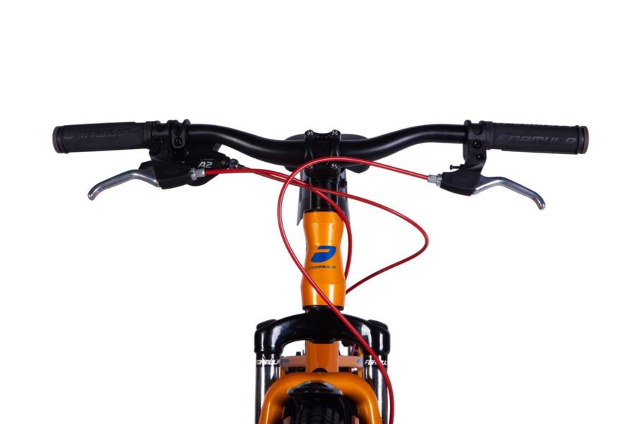 Mânerele unei biciclete portocalii cu frâne