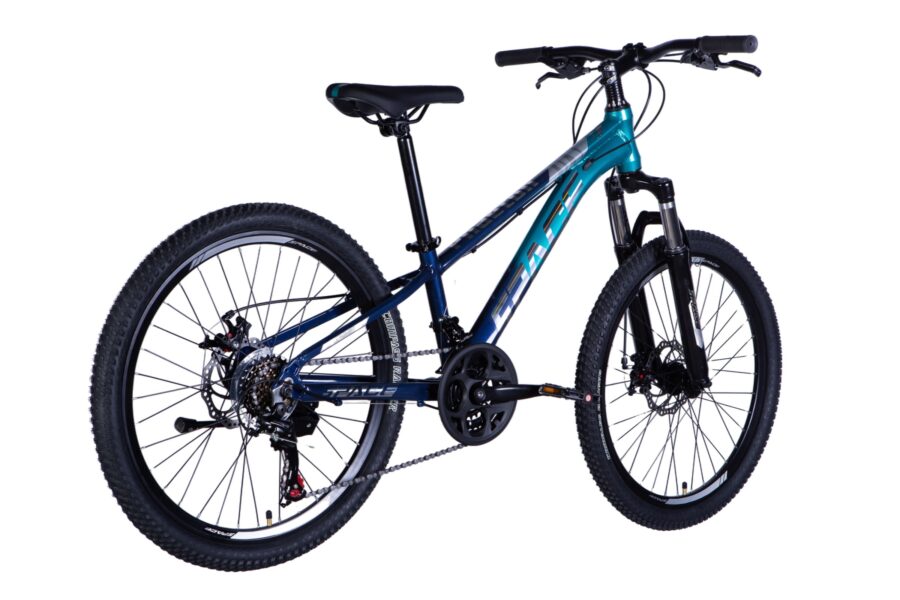 Bicicletă montană albastră pentru aventuri în aer liber.