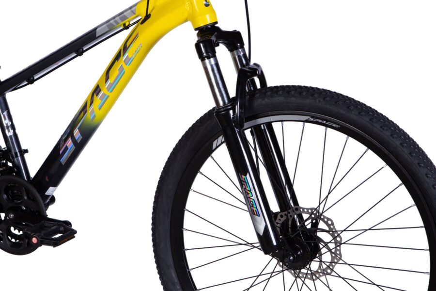 Bicicletă montană cu cadru galben și negru