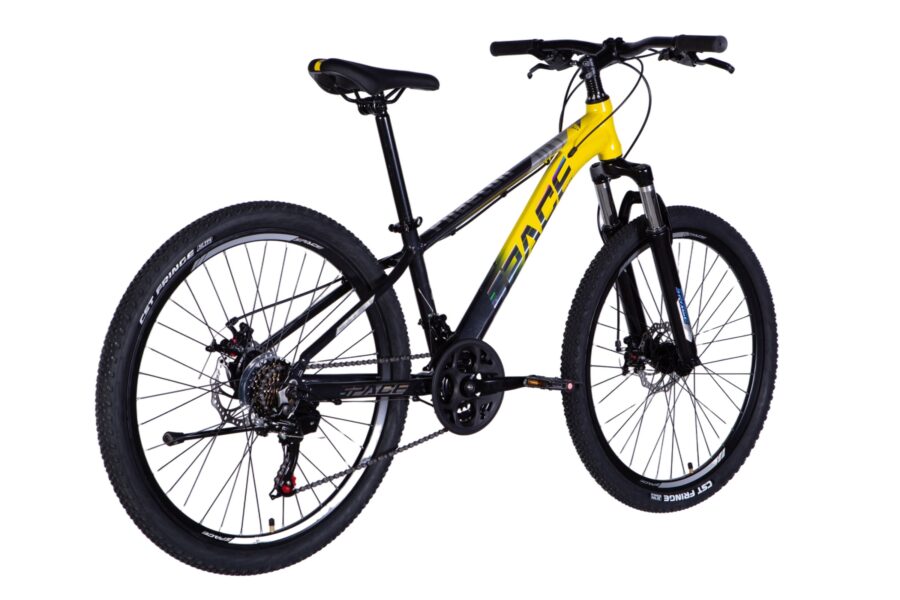 Bicicletă mountain bike de culoare galbenă și neagră