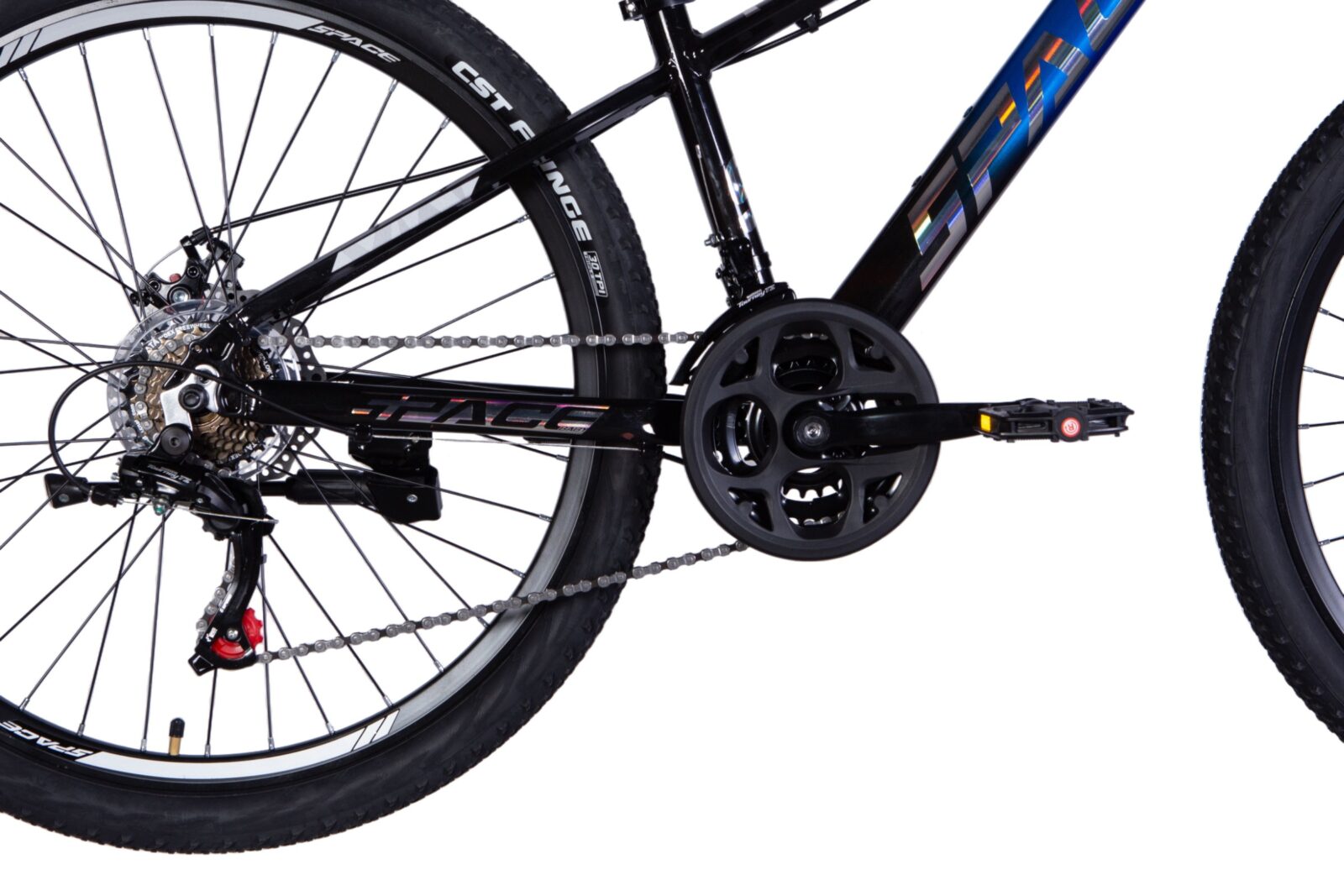 Detaliu lanț bicicletă munte cu schimbător de viteze