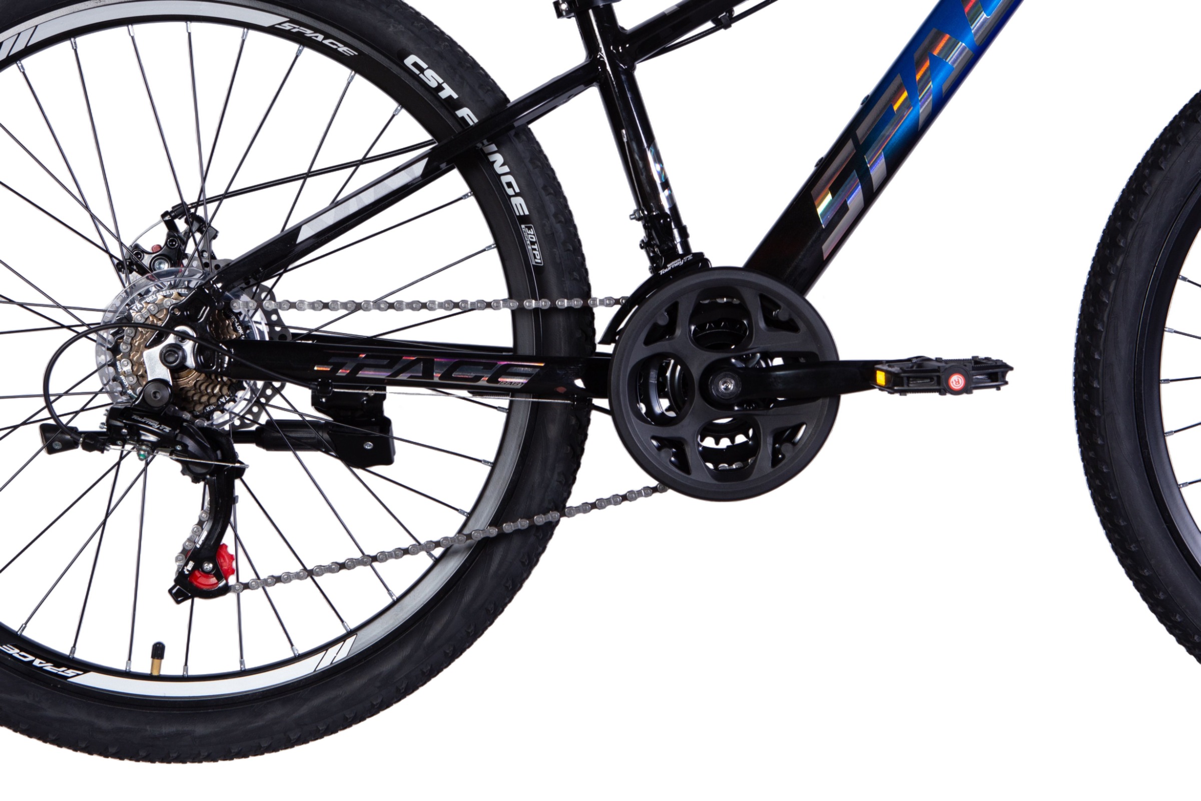 Detaliu lanț bicicletă munte cu schimbător de viteze