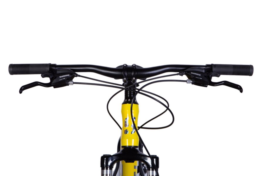 Mânerul unei biciclete montane galbene.