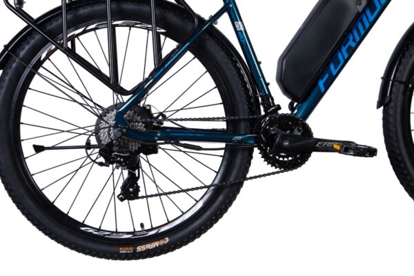 Cadru bicicletă albastră cu roți groase