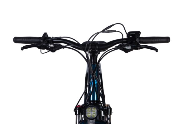 Ghidoanele unei biciclete moderne cu cabluri expuse.