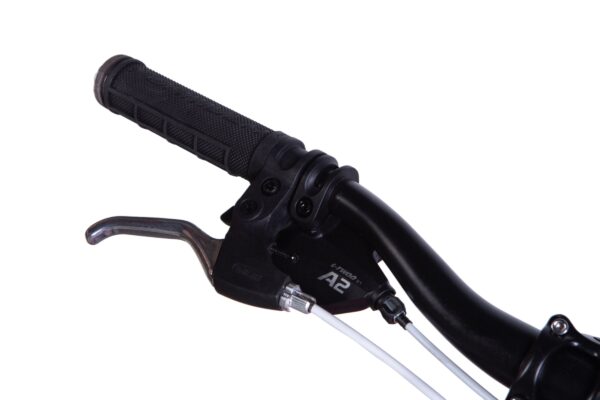 Mâner bicicletă cu frână și cabluri tensionate