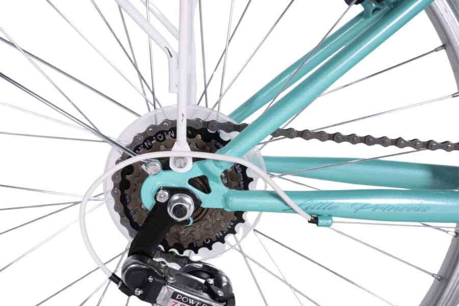 Detaliu despre transmisia unei biciclete verzi