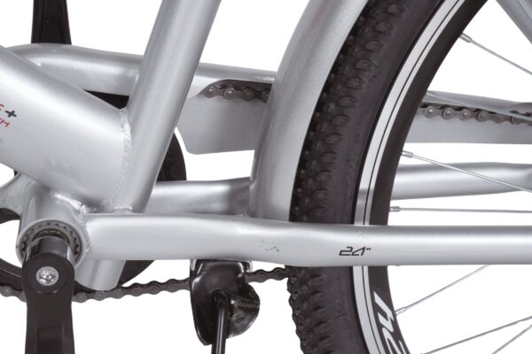 Cadru argintiu al unei biciclete cu roată de 24 inch