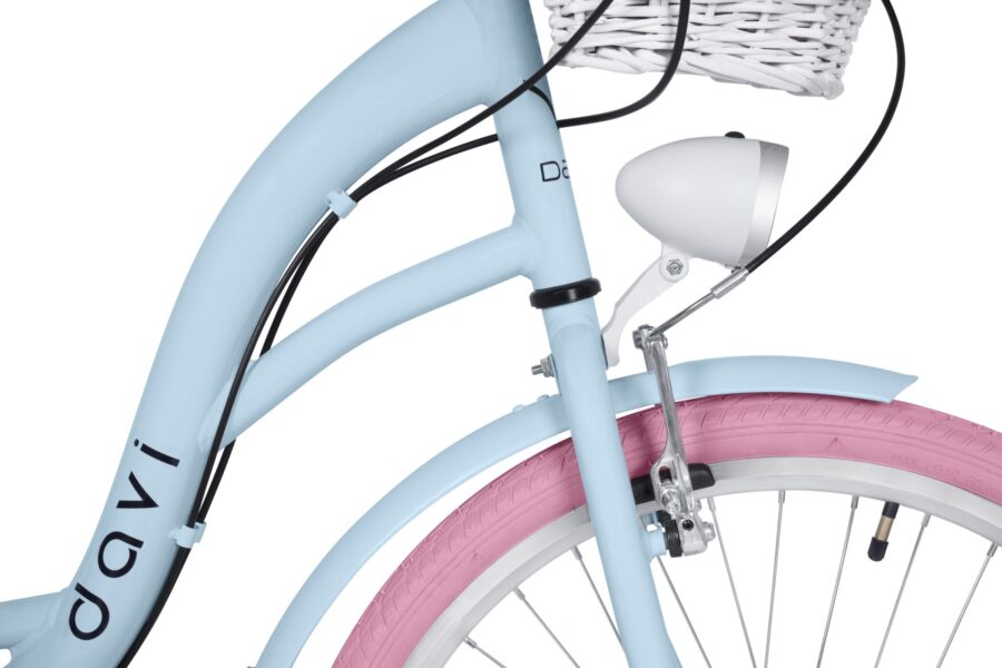 Bicicletă cu cadru albastru și roți roz