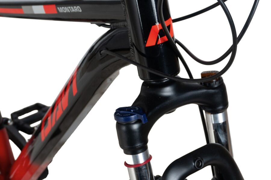 Detaliu furcă față bicicletă mountain bike
